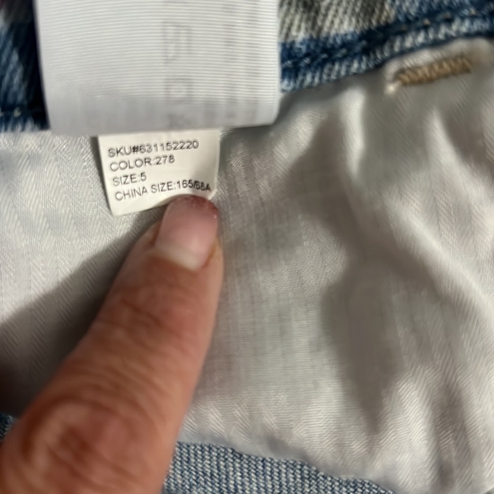 HOLLISTER - Picture 6 of 6